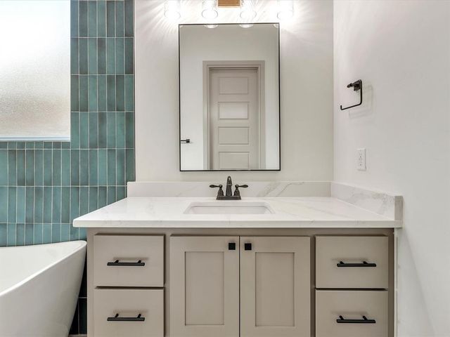 3548 Paso Robles, Edmond, OK 73034