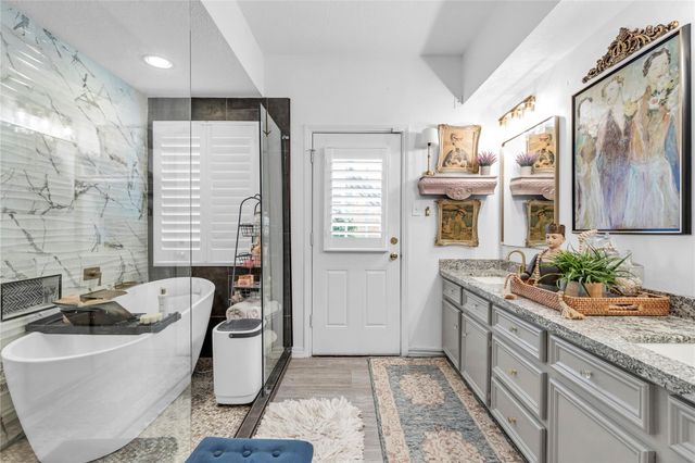 7631 Ameswood Road, Houston, TX 77095
