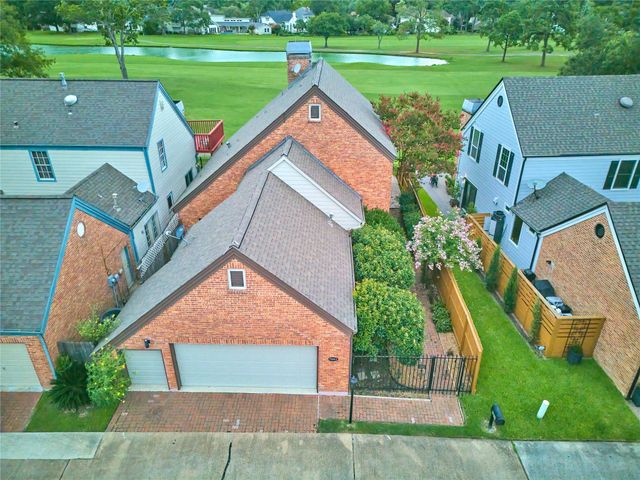 7631 Ameswood Road, Houston, TX 77095