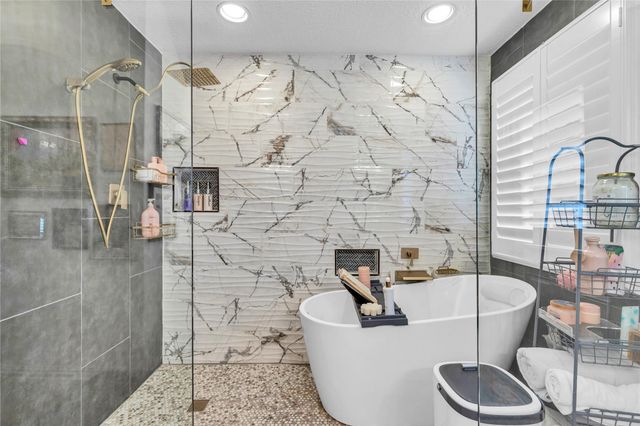 7631 Ameswood Road, Houston, TX 77095