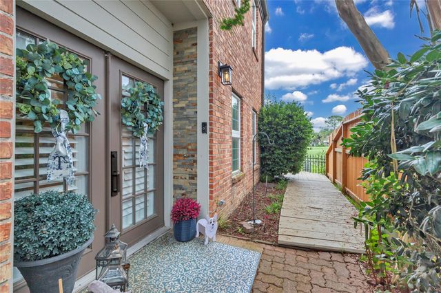 7631 Ameswood Road, Houston, TX 77095