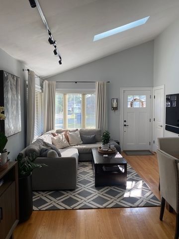 604 N Pine Street, Mount Prospect, IL 60056