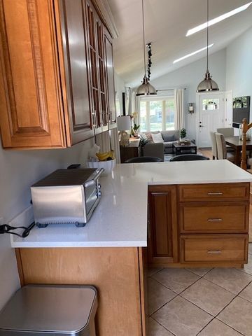 604 N Pine Street, Mount Prospect, IL 60056