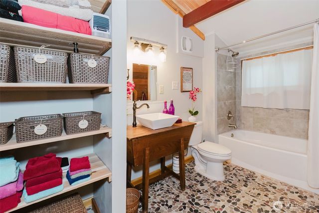 62 Southridge Drive, Belfair, WA 98528