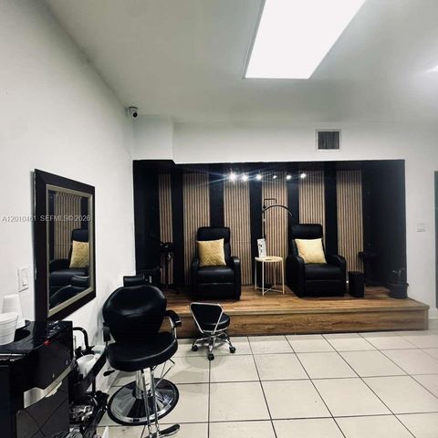 9610 Fontainebleau Blvd, Miami, FL 33172