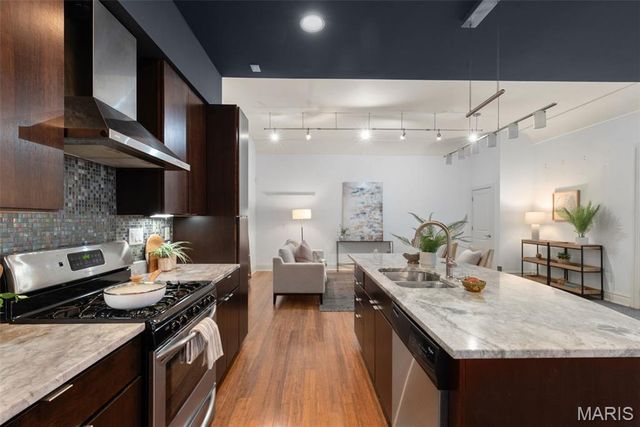 4449 olive Street 103, St Louis, MO 63108