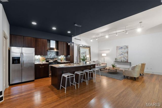 4449 olive Street 103, St Louis, MO 63108