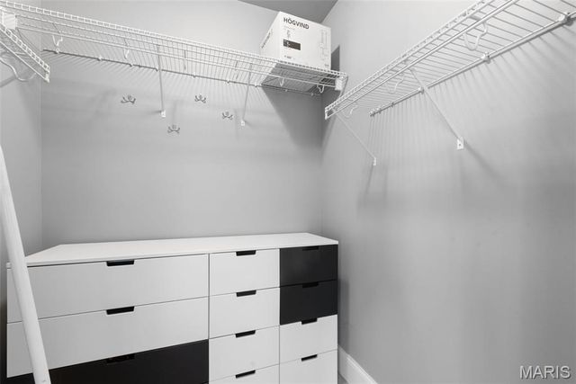 4449 olive Street 103, St Louis, MO 63108