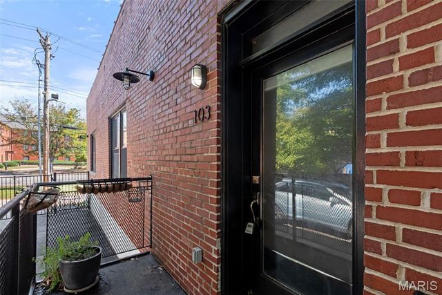 4449 olive Street 103, St Louis, MO 63108