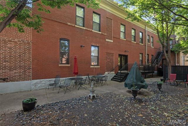 4449 olive Street 103, St Louis, MO 63108