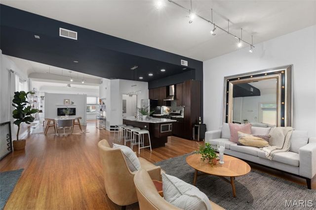 4449 olive Street 103, St Louis, MO 63108