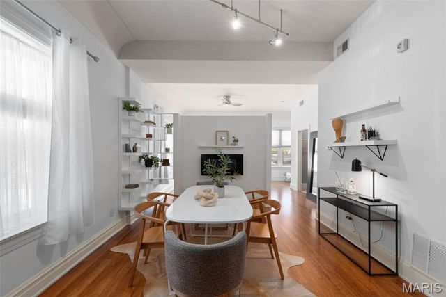 4449 olive Street 103, St Louis, MO 63108