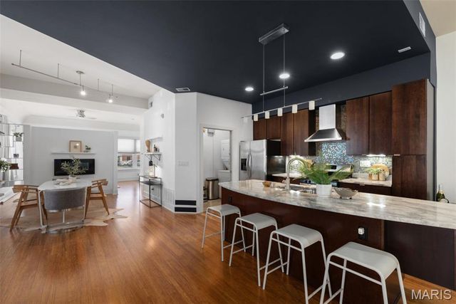 4449 olive Street 103, St Louis, MO 63108