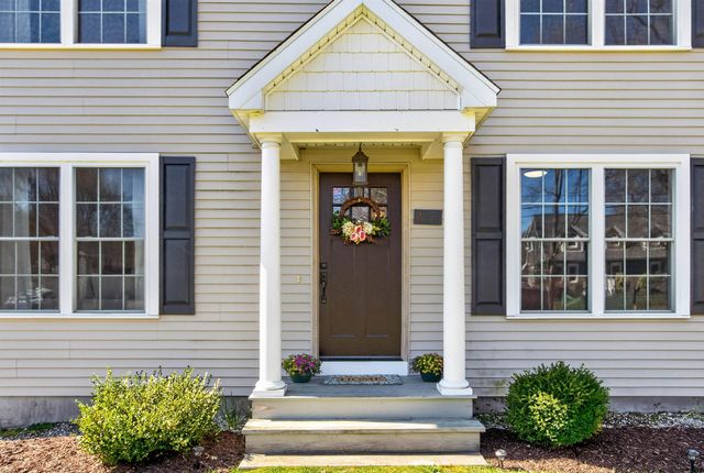 6 Pond Street, Newton, NH 03858
