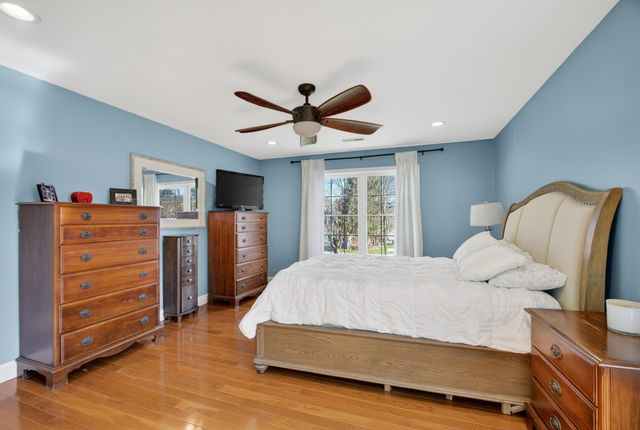 6 Pond Street, Newton, NH 03858