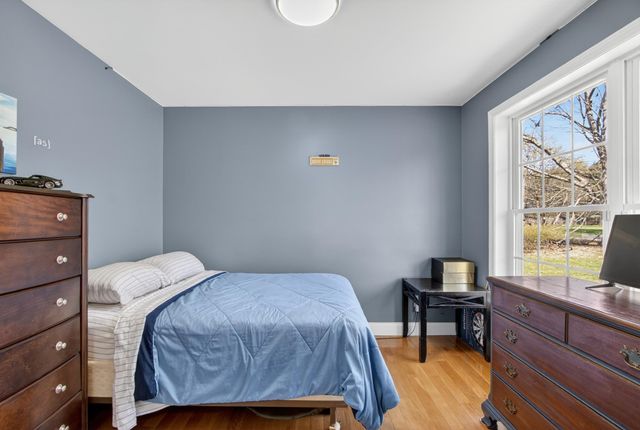 6 Pond Street, Newton, NH 03858