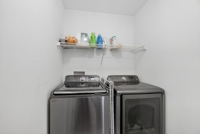 6 Pond Street, Newton, NH 03858