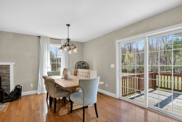 6 Pond Street, Newton, NH 03858