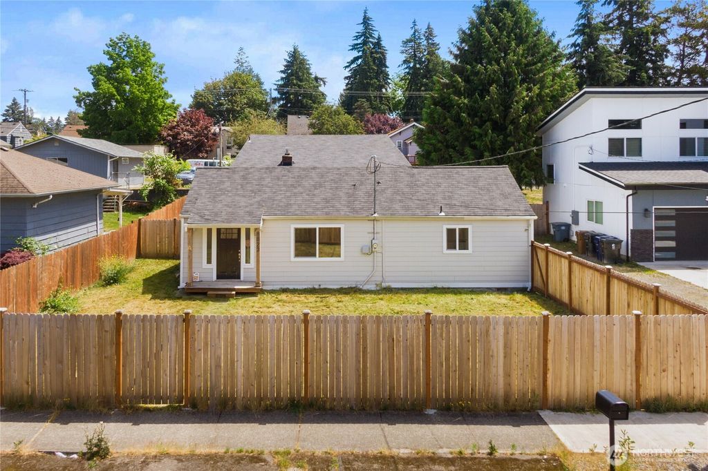 8823 S Yakima Avenue, Tacoma, WA 98444