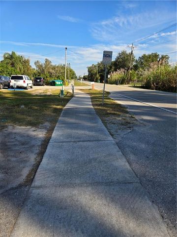 1311 Laurel DR, North Fort Myers, FL 33917