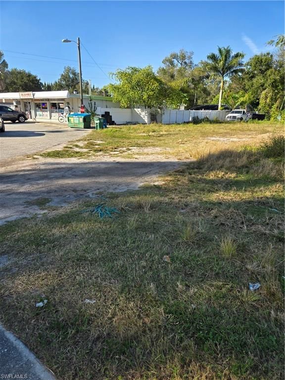 1311 Laurel DR, NORTH FORT MYERS, FL 33917 — photo 4