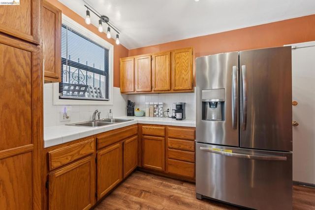 6019 Brann St, Oakland, CA 94605