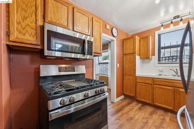 6019 Brann St, Oakland, CA 94605