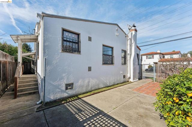 6019 Brann St, Oakland, CA 94605