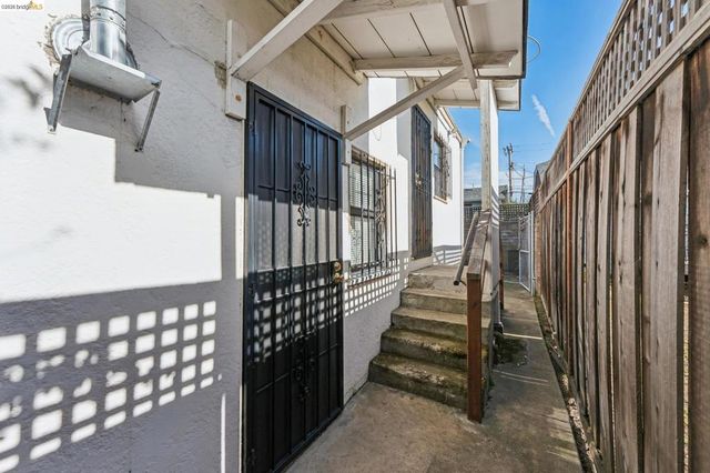 6019 Brann St, Oakland, CA 94605