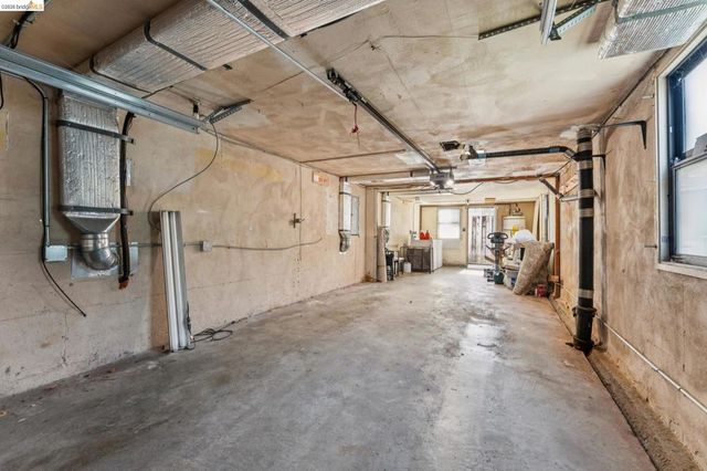 6019 Brann St, Oakland, CA 94605