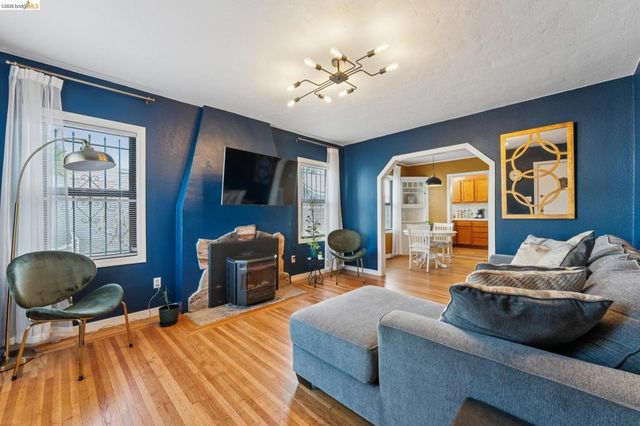 6019 Brann St, Oakland, CA 94605