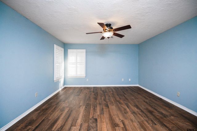 312 Southhill Rd, Palestine, TX 75801