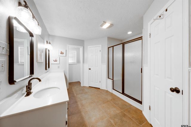 312 Southhill Rd, Palestine, TX 75801