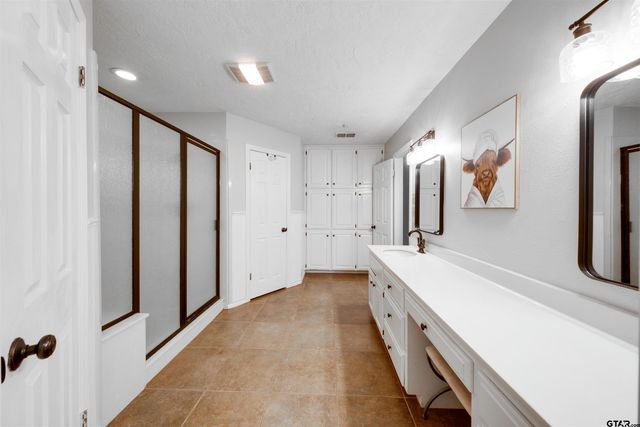 312 Southhill Rd, Palestine, TX 75801