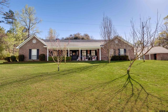 312 Southhill Rd, Palestine, TX 75801