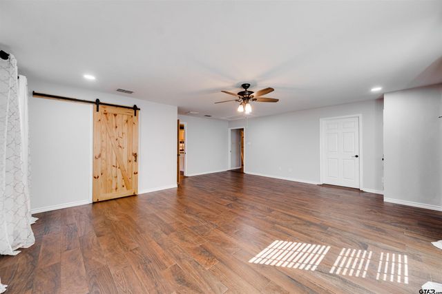 312 Southhill Rd, Palestine, TX 75801