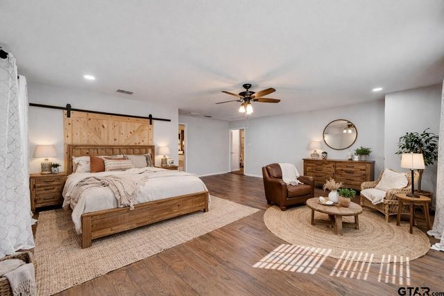 312 Southhill Rd, Palestine, TX 75801