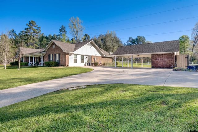 312 Southhill Rd, Palestine, TX 75801