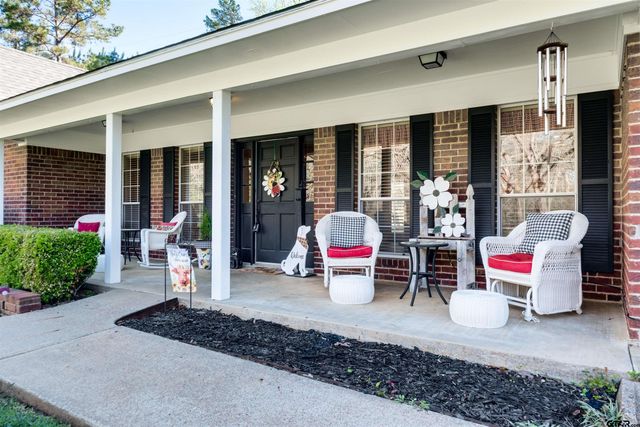 312 Southhill Rd, Palestine, TX 75801