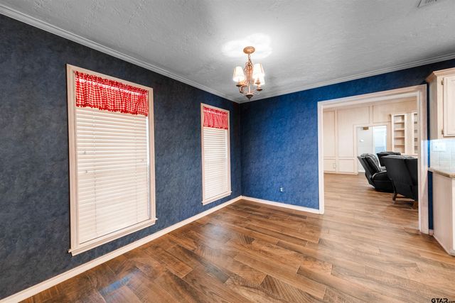 312 Southhill Rd, Palestine, TX 75801