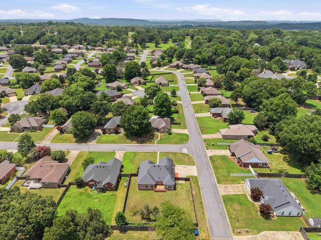 440 Wedgewood Point, Conway, AR 72034