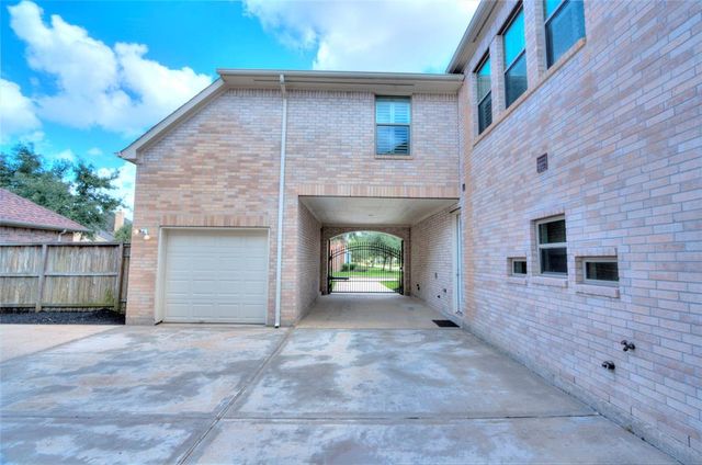 12005 Opal Creek Drive, Pearland, TX 77584