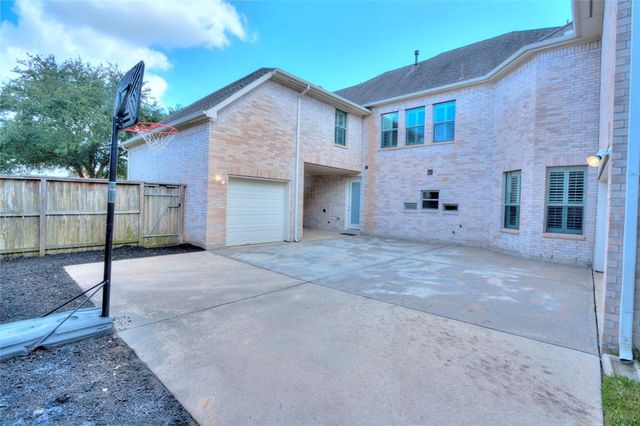 12005 Opal Creek Drive, Pearland, TX 77584