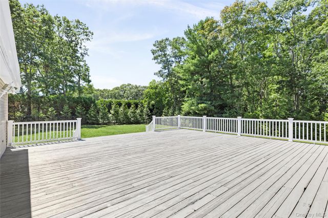 39 Sherwood Road, Hampton Bays, NY 11946
