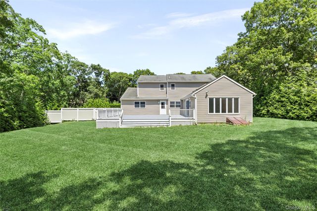 39 Sherwood Road, Hampton Bays, NY 11946