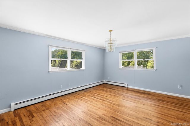 39 Sherwood Road, Hampton Bays, NY 11946
