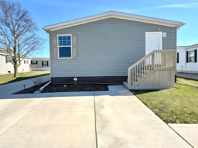 33200 Sumac Court, Lenox, MI 48048