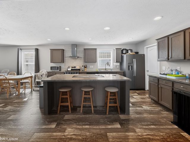 33200 Sumac Court, Lenox, MI 48048