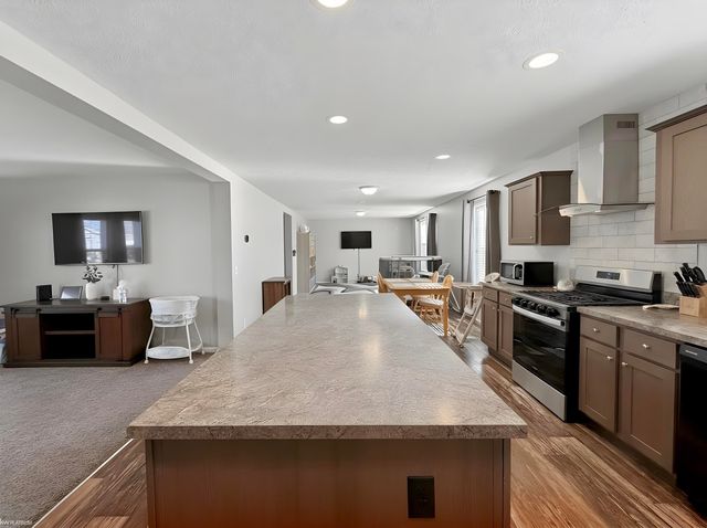 33200 Sumac Court, Lenox, MI 48048