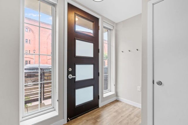 120 Hennepin Avenue 121, Minneapolis, MN 55401